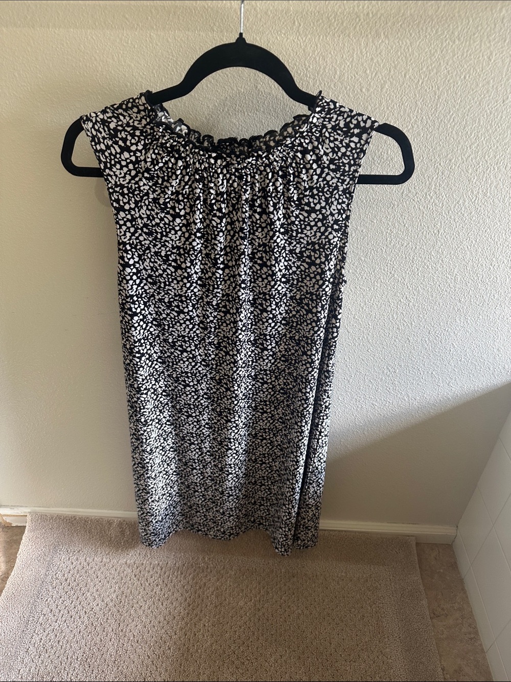 Halogen Black and White Printed Sleeveless Midi Dress